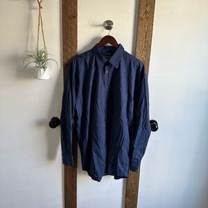 Nexus Apparel Men’s Button Up Dress Shirt Size XL Wrinkle Resistant 
VGUC